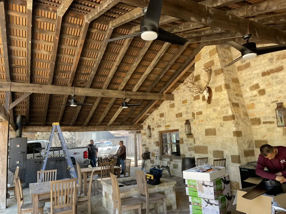 Affordable electrician providing electrical repair in , 