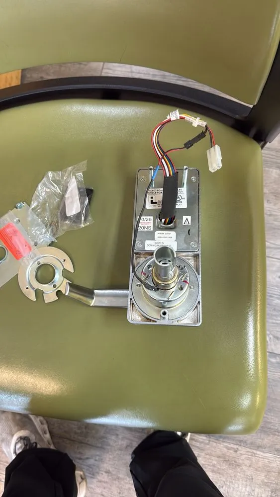 Expert outlet and switch repair service in ,  - A Locksmith Near me