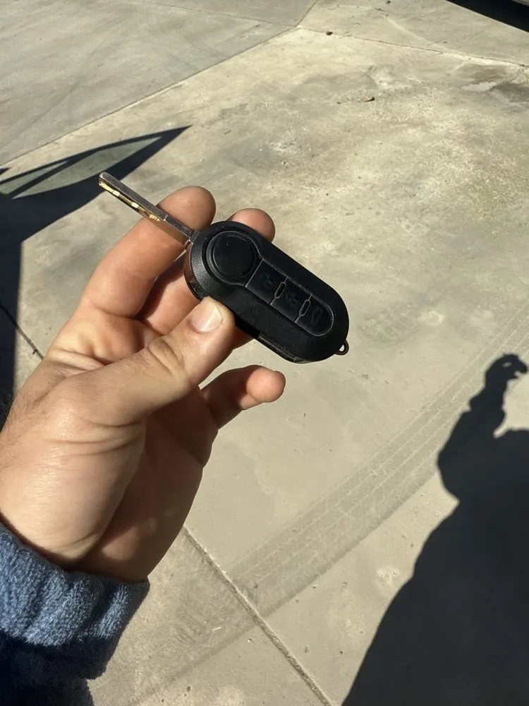 Certified electrician providing lighting installation in , 