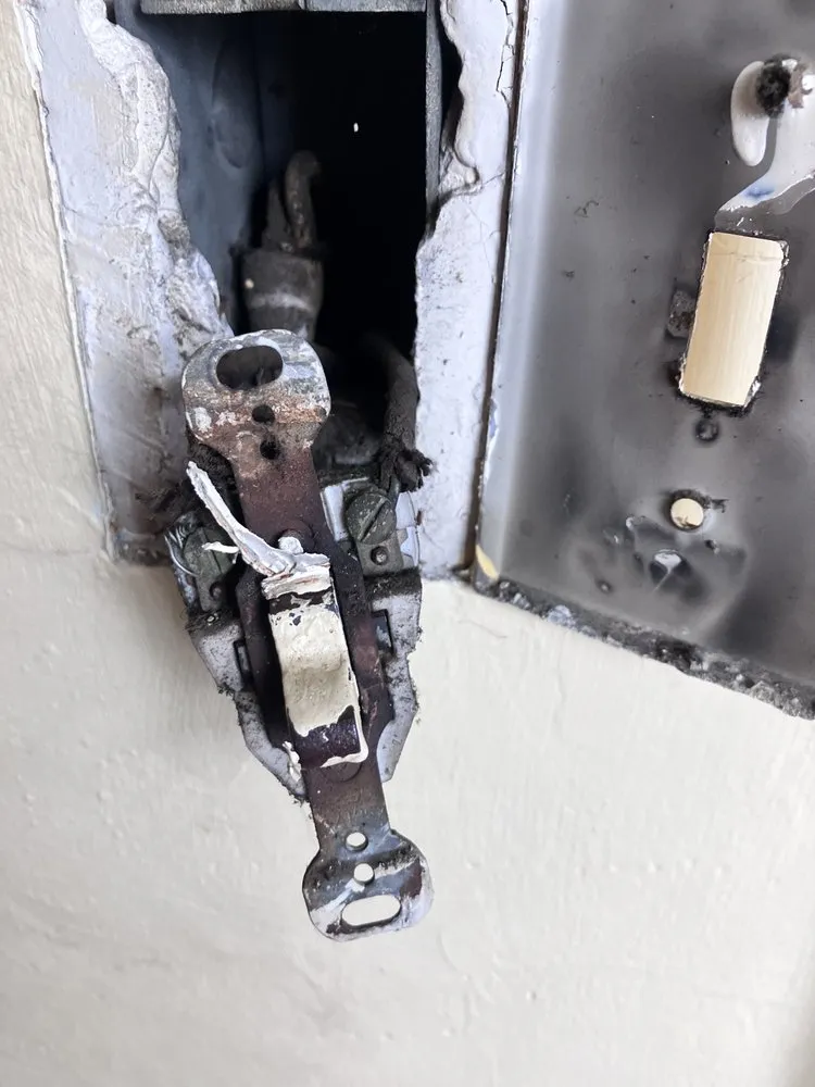 Emergency circuit breaker repair in ,  by A Matter Of Energy