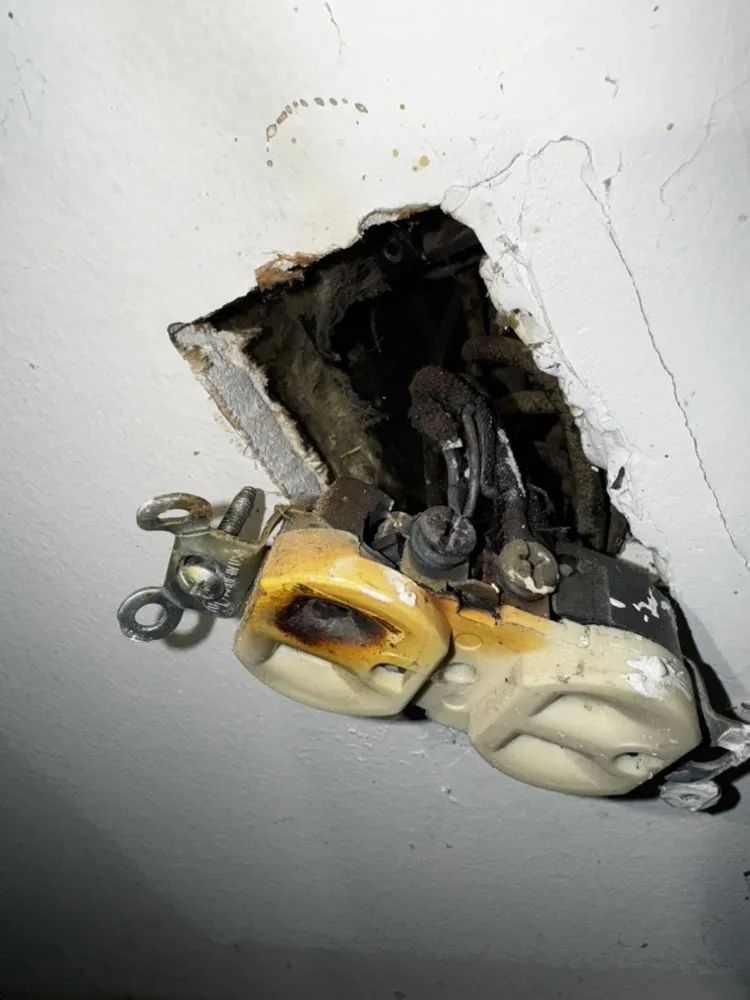 Certified circuit breaker repair experts serving ,  - AA Electric Company