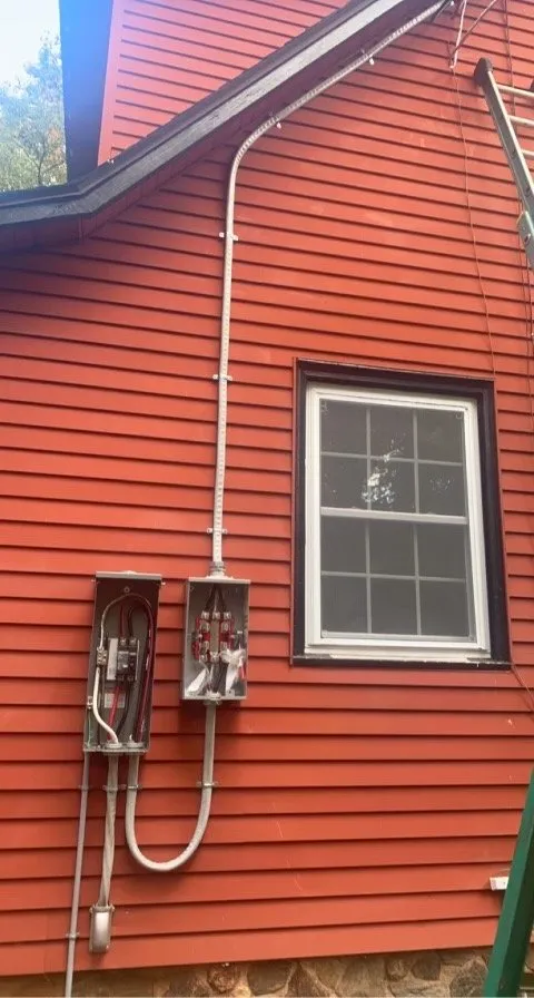 Emergency electrician providing wiring installation in Moodus, CT - Aaa Electrician services