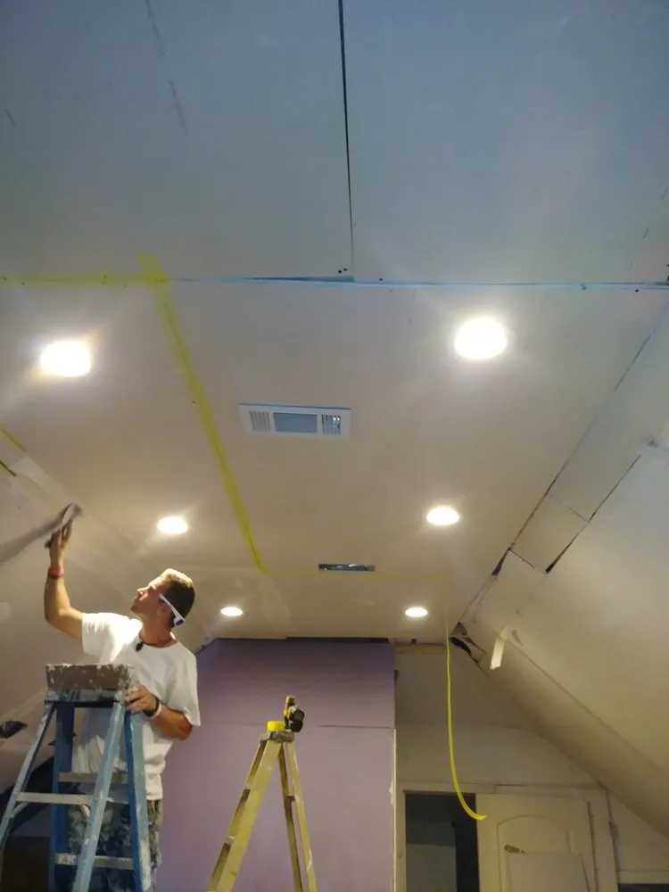 Affordable electrician providing circuit breaker repair in ,