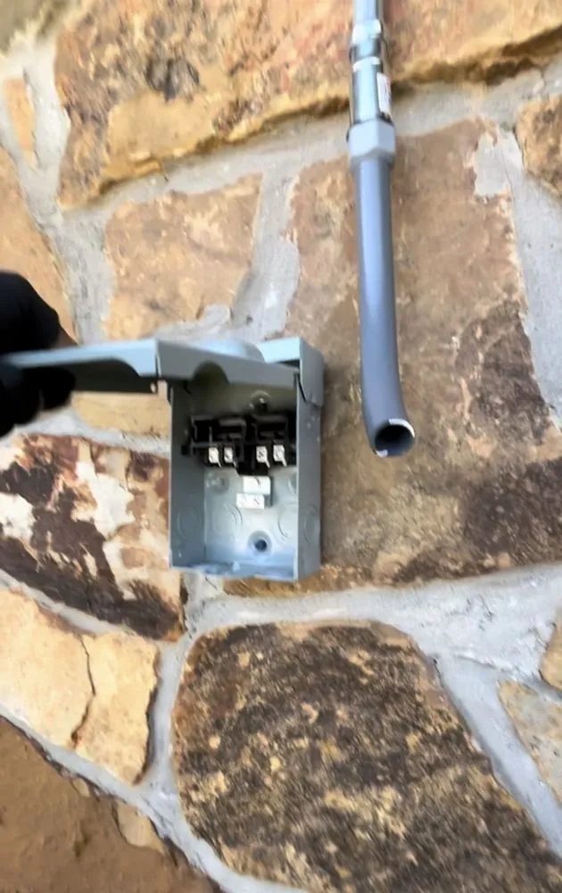 Expert circuit breaker repair in Fort Worth, TX by AAG Handyman Renovations