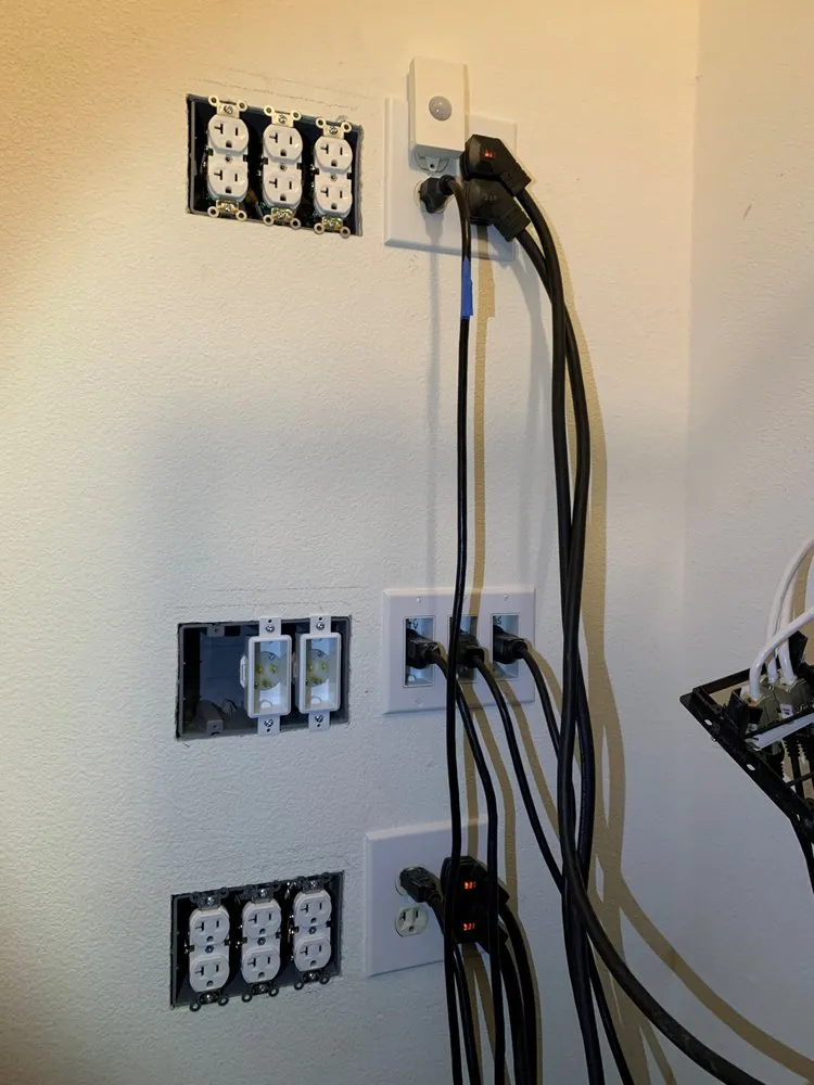 Slide of AanE Electric