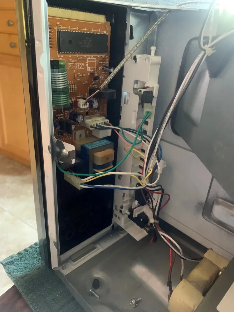 Slide of AanE Electric