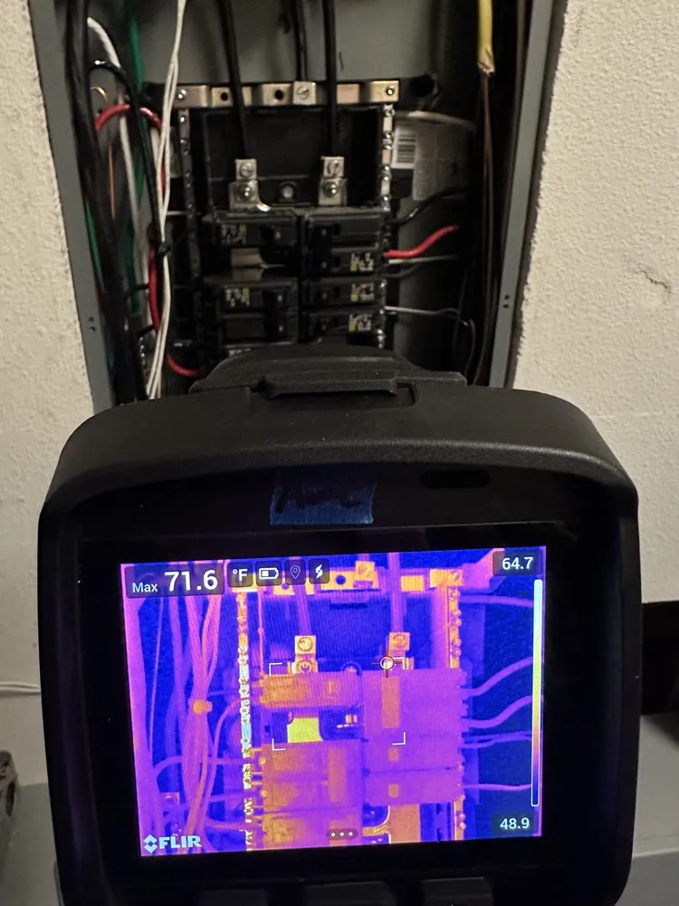 Slide of AanE Electric