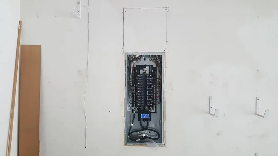 Expert electrician providing electrical repair in , 