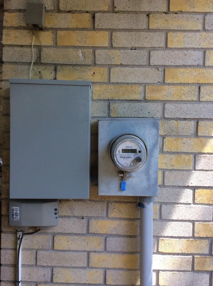 Slide of Aaron’s Electrical Service - DFW