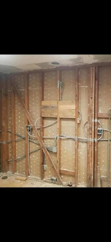 Affordable electrician providing outlet and switch repair in , 