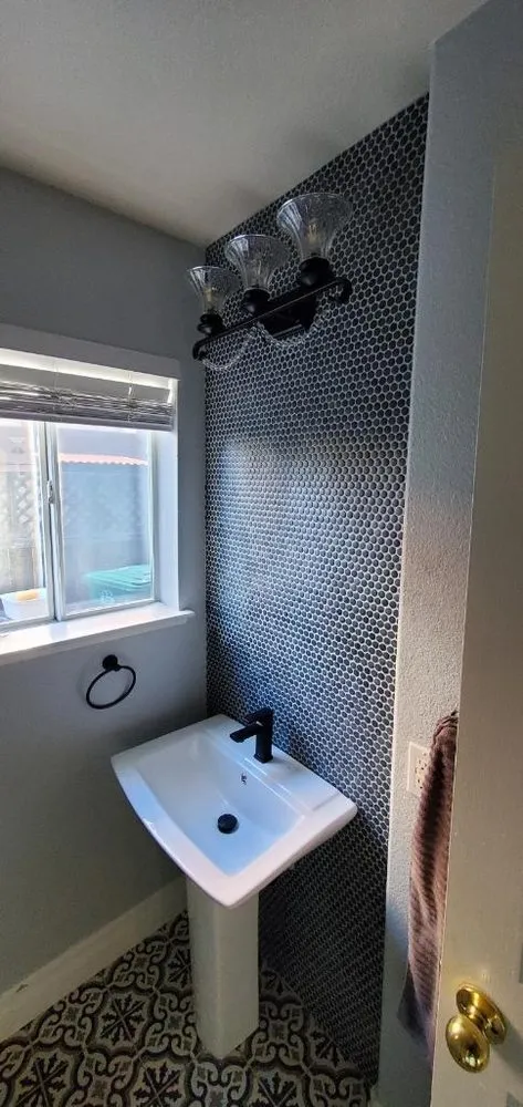 Slide of A&B Experts