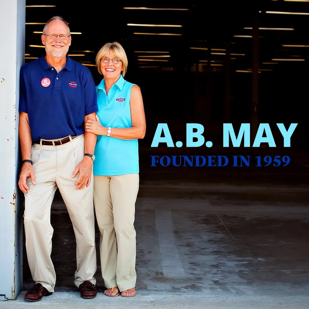 Certified electrician providing lighting installation in , 