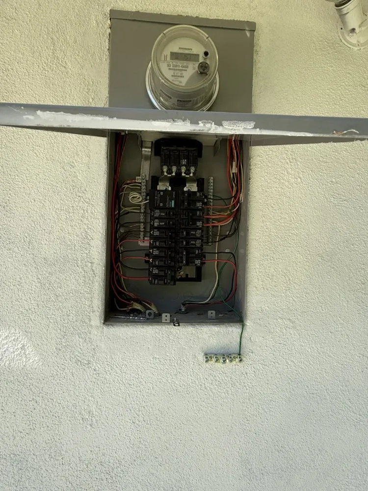 Professional circuit breaker repair service in ,  - Abel Virgen Garcia Electrical Services