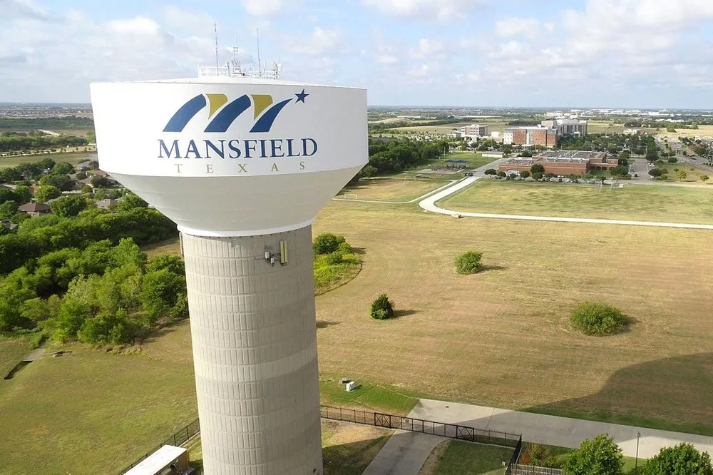 Reliable electrical service for homes in lighting installation, by