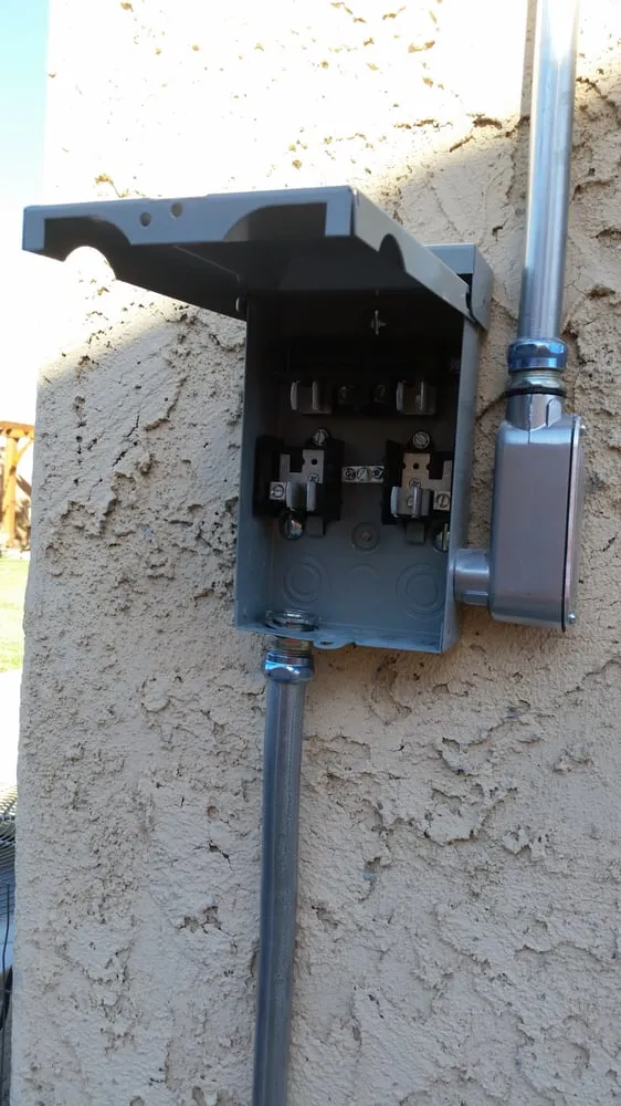 Professional circuit breaker repair service in ,  - Absolute Electric