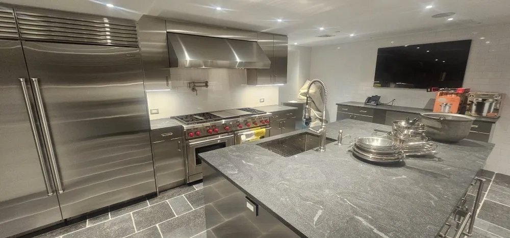 Expert electrician providing lighting installation in , 