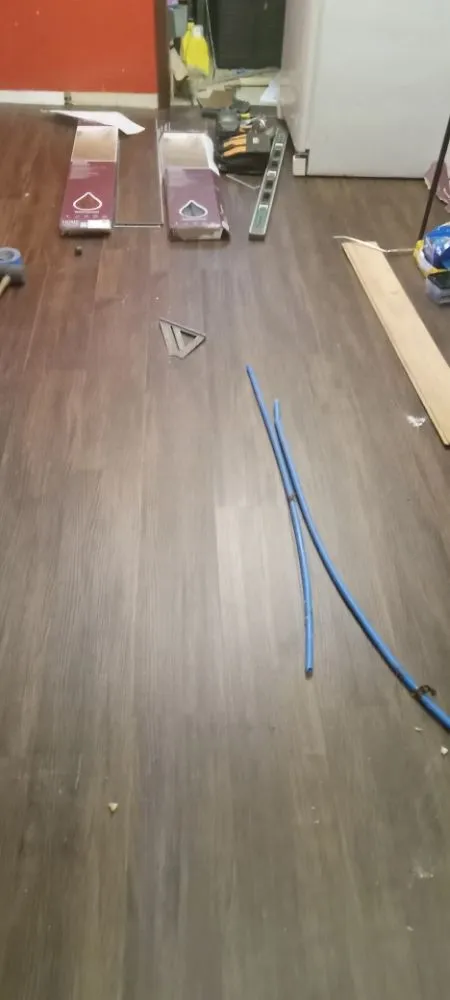 Licensed electrician providing emergency electrical service in , 