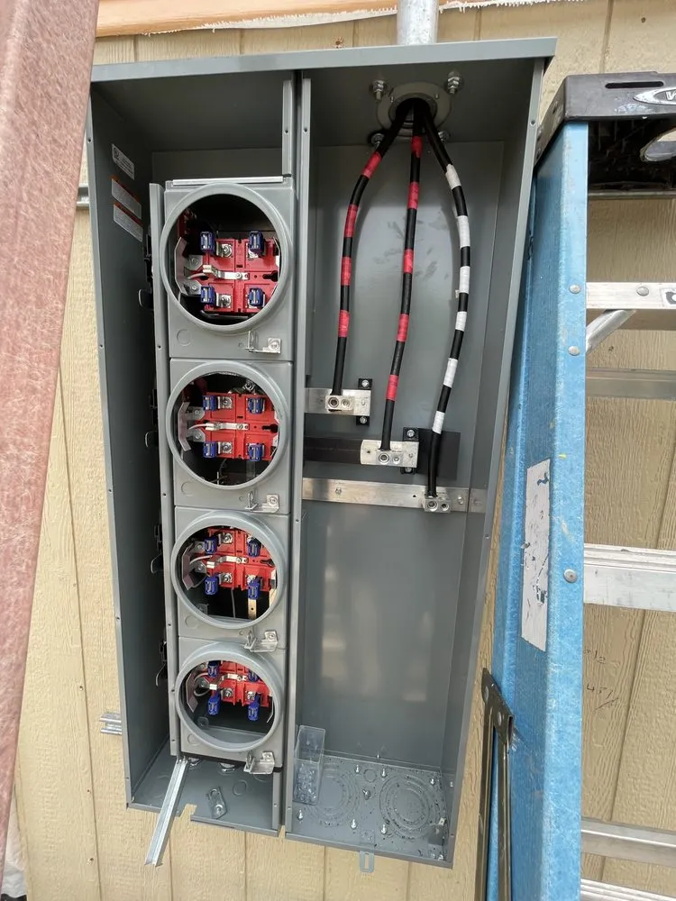 Slide of Abundiz Electrician