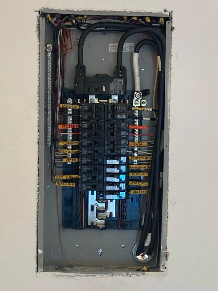 Slide of Abundiz Electrician