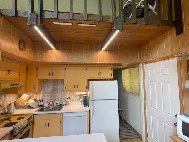 Emergency electrical service for homes in emergency electrical service,  by 