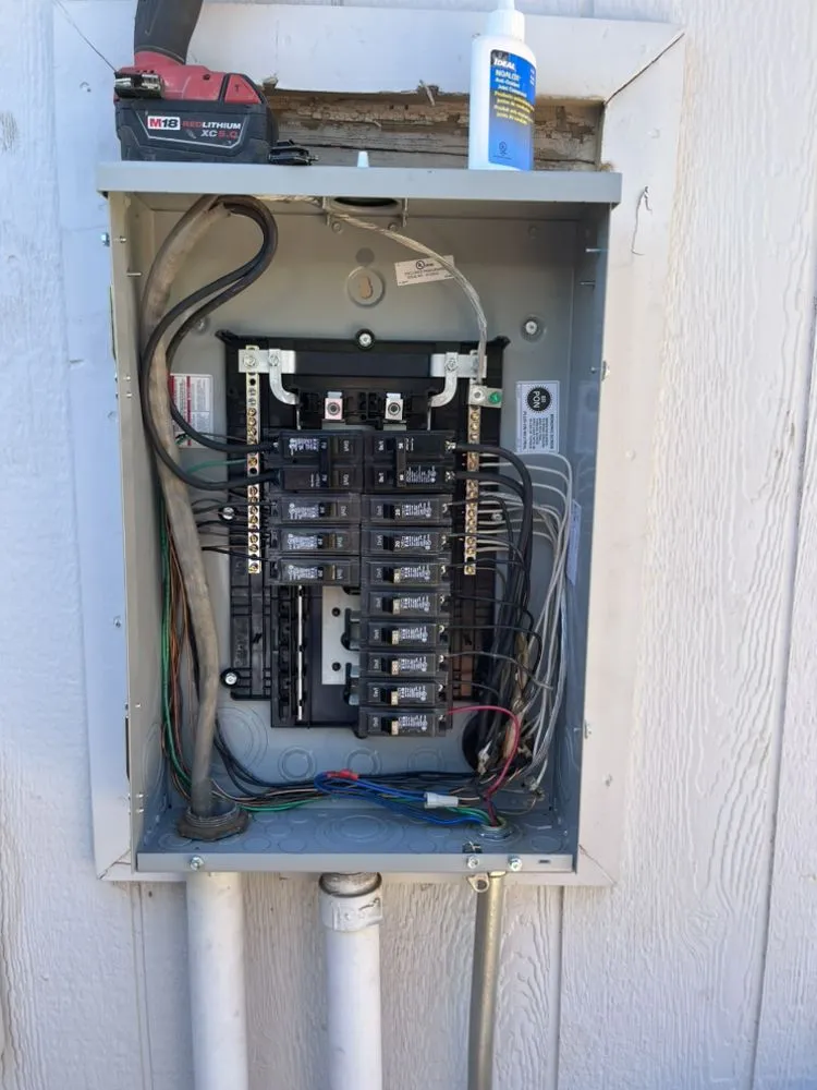 Slide of Accio Amps Electric