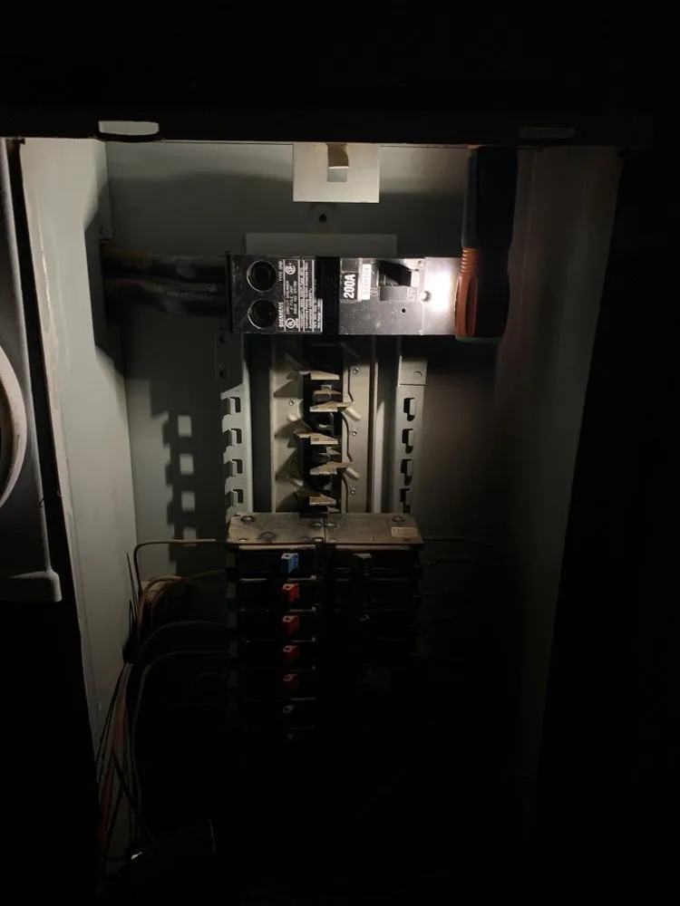 Slide of Accio Amps Electric