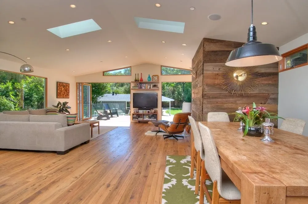 Licensed emergency electrical service experts serving ,  - Acco Electric