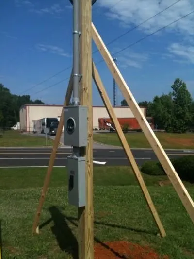 Emergency circuit breaker repair in ,  by AC/DC Electric