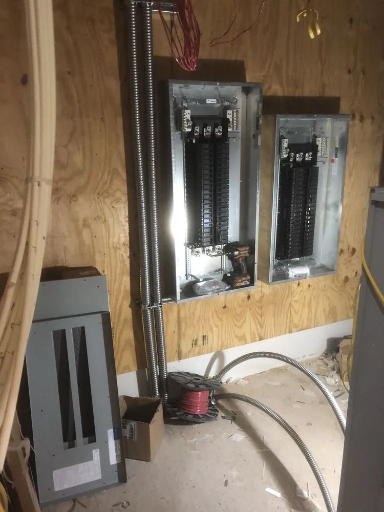 Professional electrician providing emergency electrical service in New Hamburg, NY - Acelectric