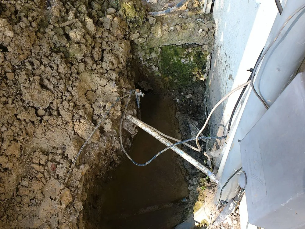 Slide of Aces Electric