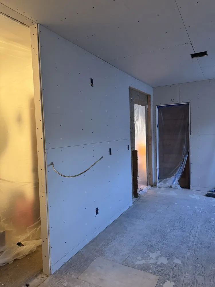 Licensed electrician providing lighting installation in San Fernando Valley, CA - Acevedos Construction