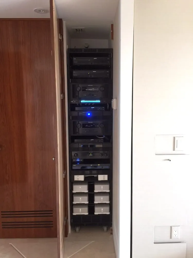 Slide of Acoustic Visual Innovations