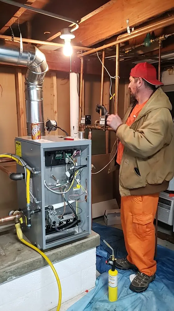 Certified electrician providing circuit breaker repair in , 