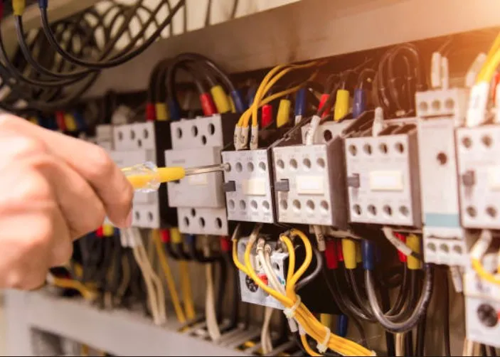 Slide of Adam Lam Electrician