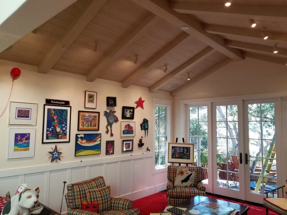 Licensed electrical service for homes in lighting installation,  by 