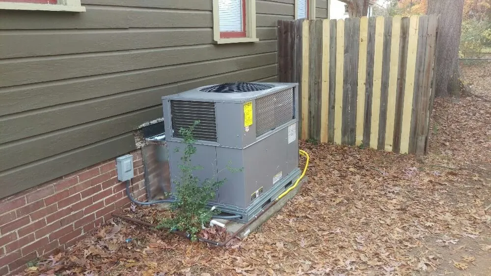 Licensed electrical service for homes in lighting installation,  by 