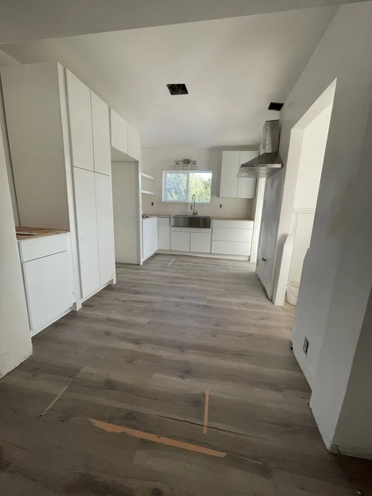 Emergency electrical service for homes in wiring installation, by