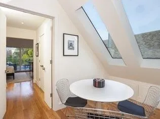 Trusted electrician providing lighting installation in , 