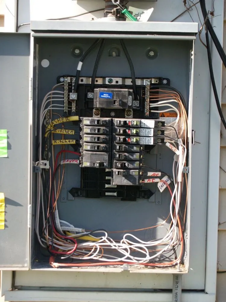 Professional electrician providing circuit breaker repair in Sunland, CA - Advance Electrical Service