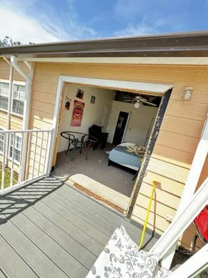 Advance Home Repair Logo