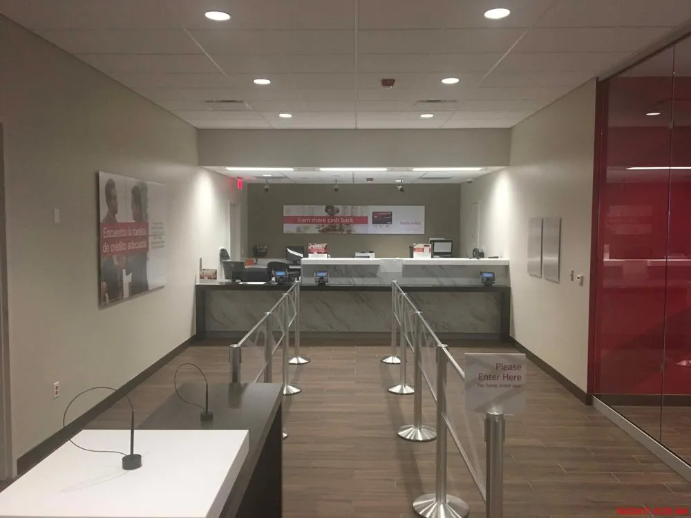 Emergency electrician providing lighting installation in ,