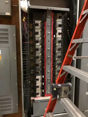 Advanced Electric USA Logo