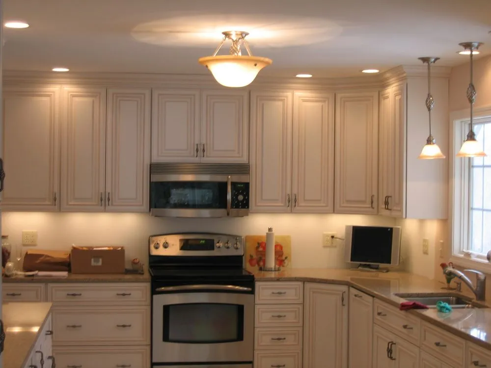 Reliable electrician providing outlet and switch repair in Longs, SC - Advantage Electric