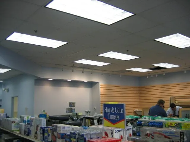 Professional electrician providing circuit breaker repair in Longs, SC - Advantage Electric
