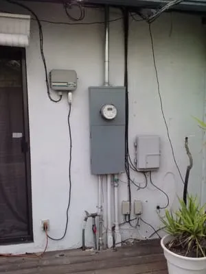 Advantage Electric Logo