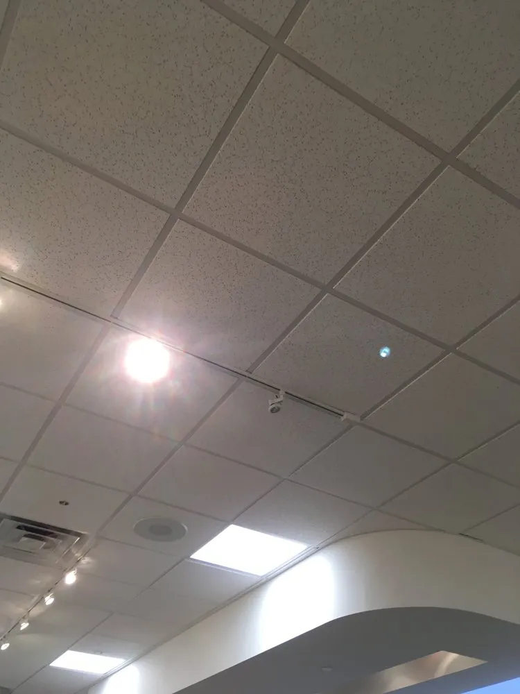 Expert electrician providing circuit breaker repair in ,