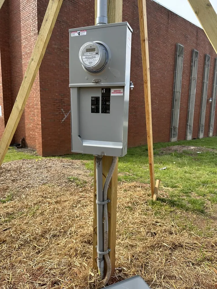 Affordable circuit breaker repair service in Douglasville, GA - Affordable Lawn And Power