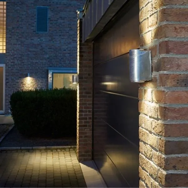 Affordable electrician providing emergency electrical service in , 