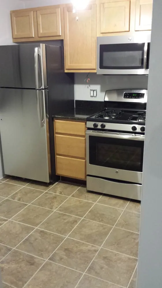 Professional electrician providing lighting installation in , 