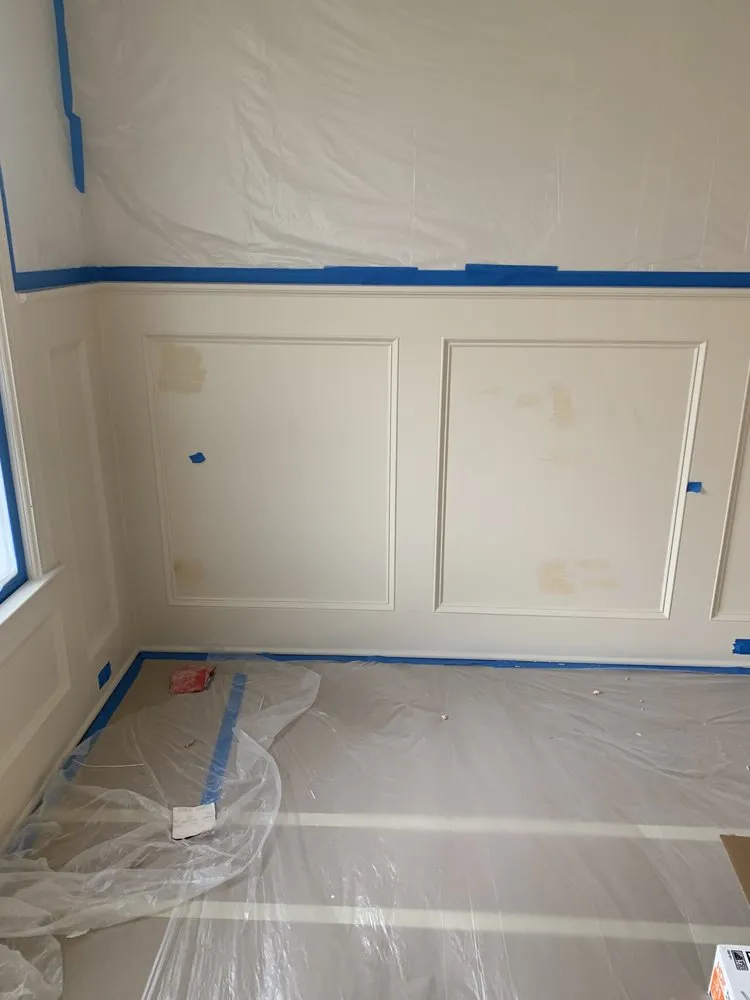 Professional electrician providing emergency electrical service in , 